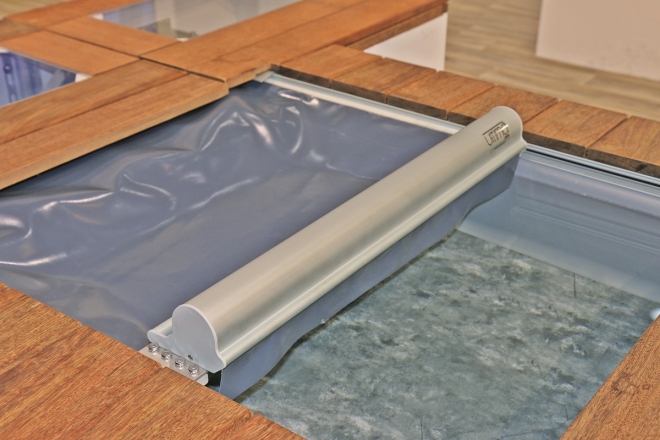 couverture avec toile coulissante piscine Ultima Cover de DEL