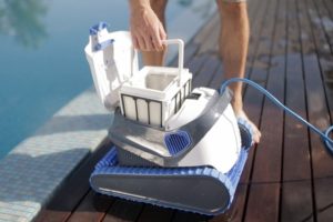 robot nettoyeur piscine avec panier Dolphin S-Series Maytronics