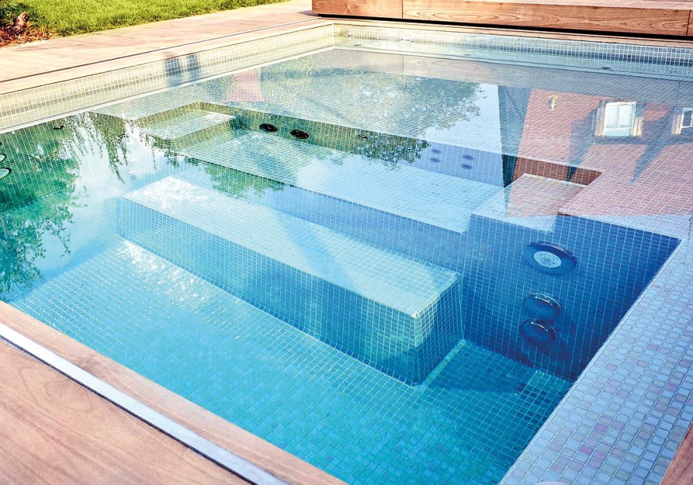 RIVIERA POOL C_SIDE POOLS 37L WETLOUNGE 202210