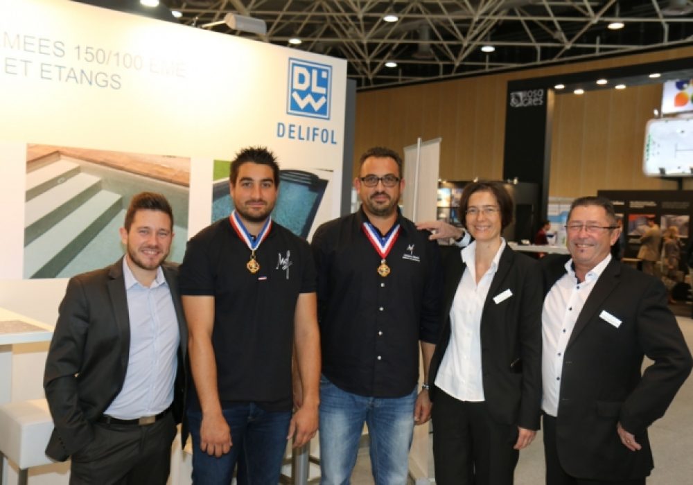 Stand DLW delifol Grégory Marie, Bénédite Castelot, Cédric, Jean-Luc Marchal