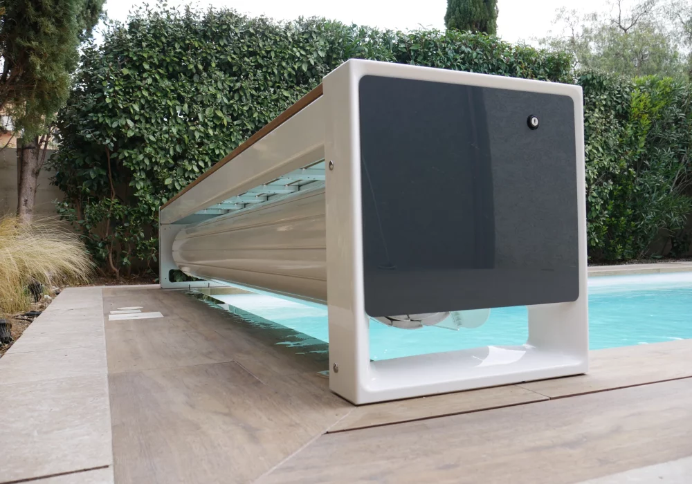 banc-astralpool-couverture-automatique-2