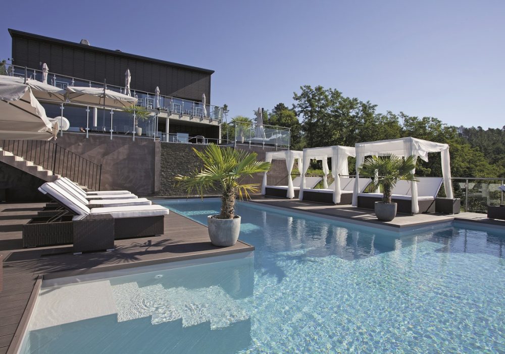 hotel-DOMAINE-DE-CHALVECHES-A-FAUGERES