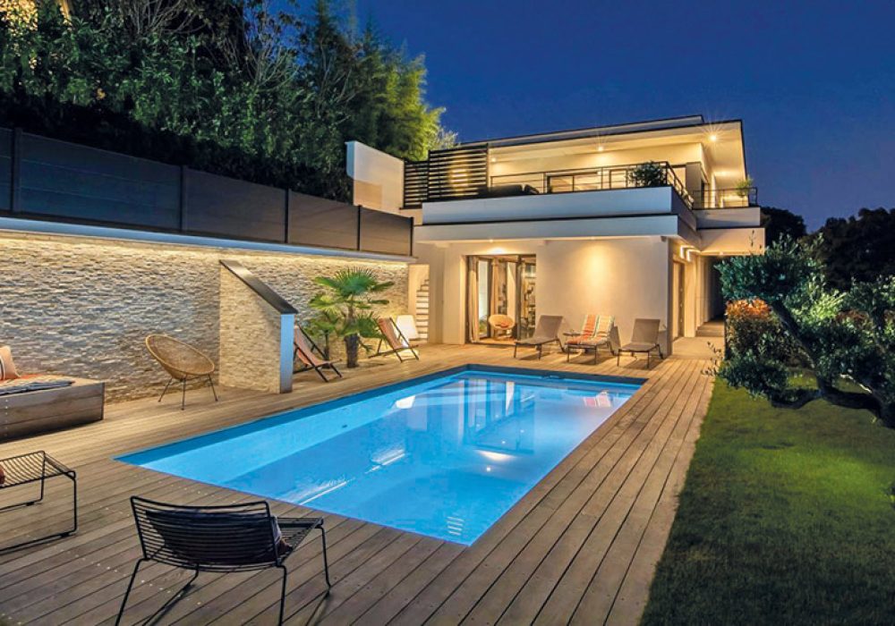 Un bassin Piscinelle intégrée à un projet d’architecte et qui symbolise parfaitement la cohérence de ce partenariat entre Piscinelle et Espaces Atypiques